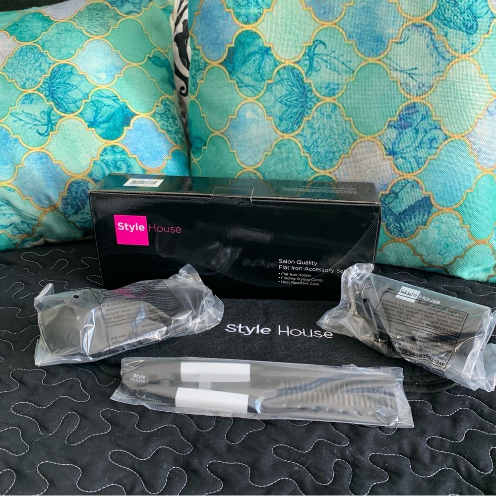 Style House Flat Iron Accessory Kit NEW